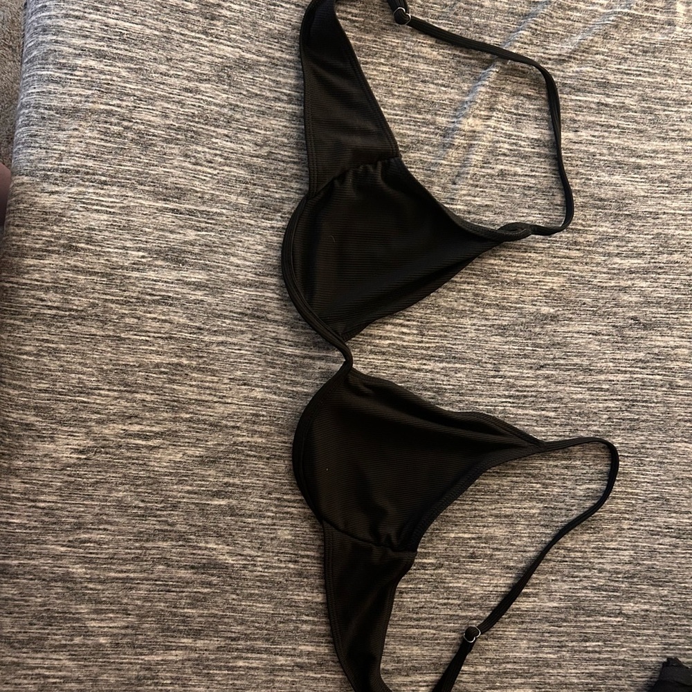 Wired Bikini Top Black